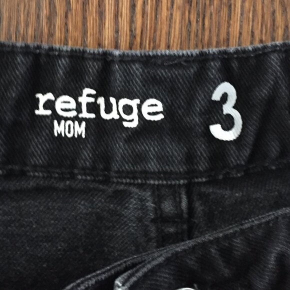 ❤️4/$20 REFUGE black denim shorts sz - Picture 6 of 7